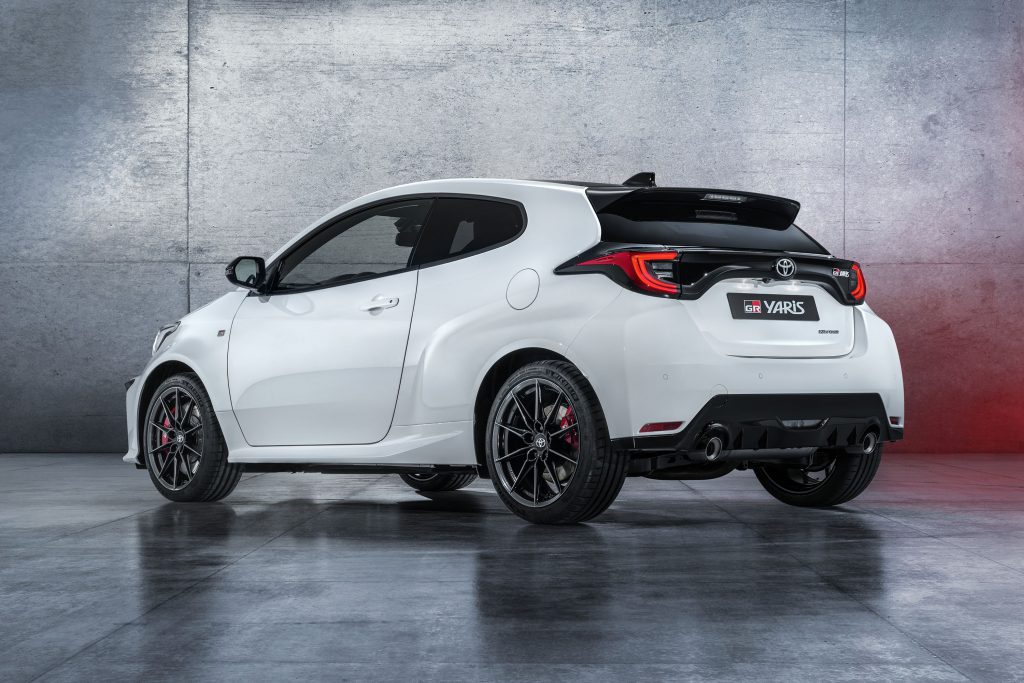 Rear windscreen replacement for white car